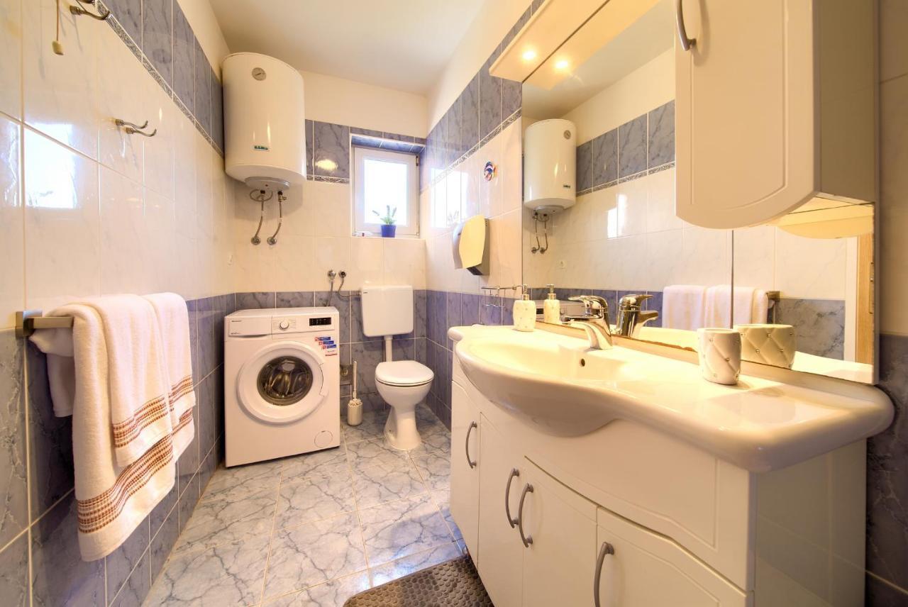 Apartman Noel Krk Town Exterior photo