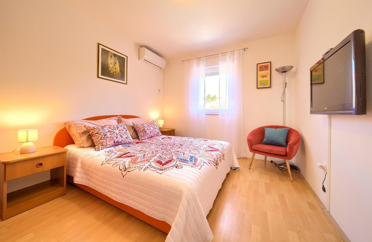 Apartman Noel Krk Town Exterior photo